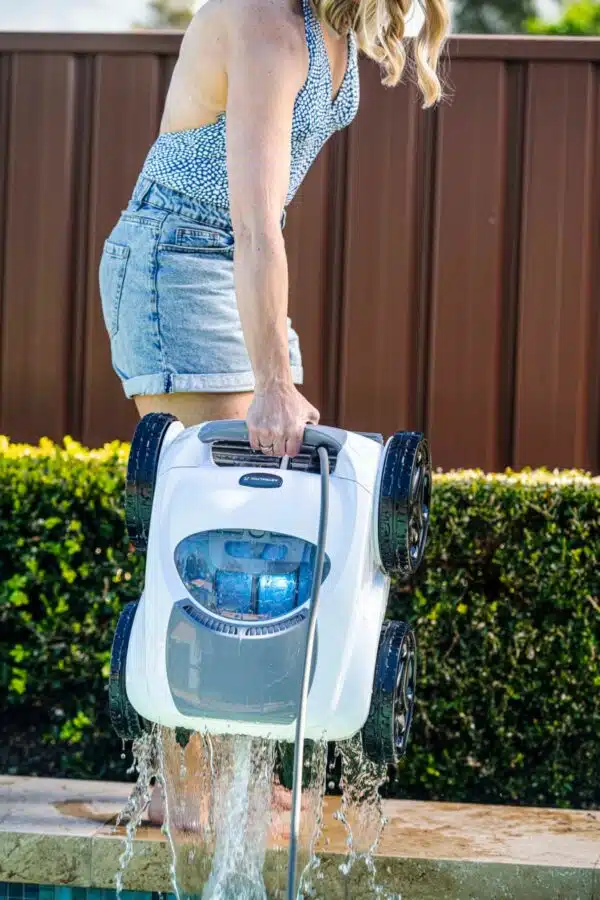 Viron QT 1050 Robotic Pool Cleaner - Image 5