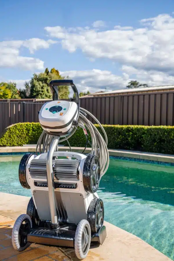 Viron QT 1050 Robotic Pool Cleaner - Image 4