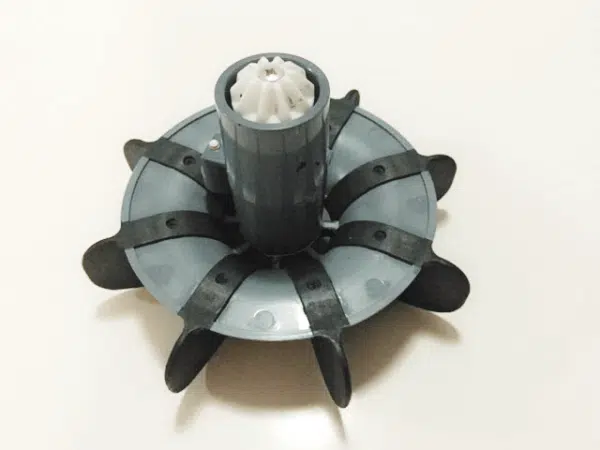 Zodiac MX8/ MX6 Scrubber Assembly - Image 2